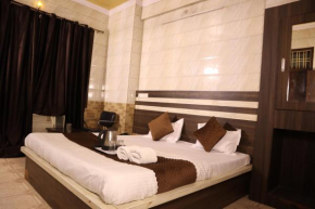 HOTEL P R Palace